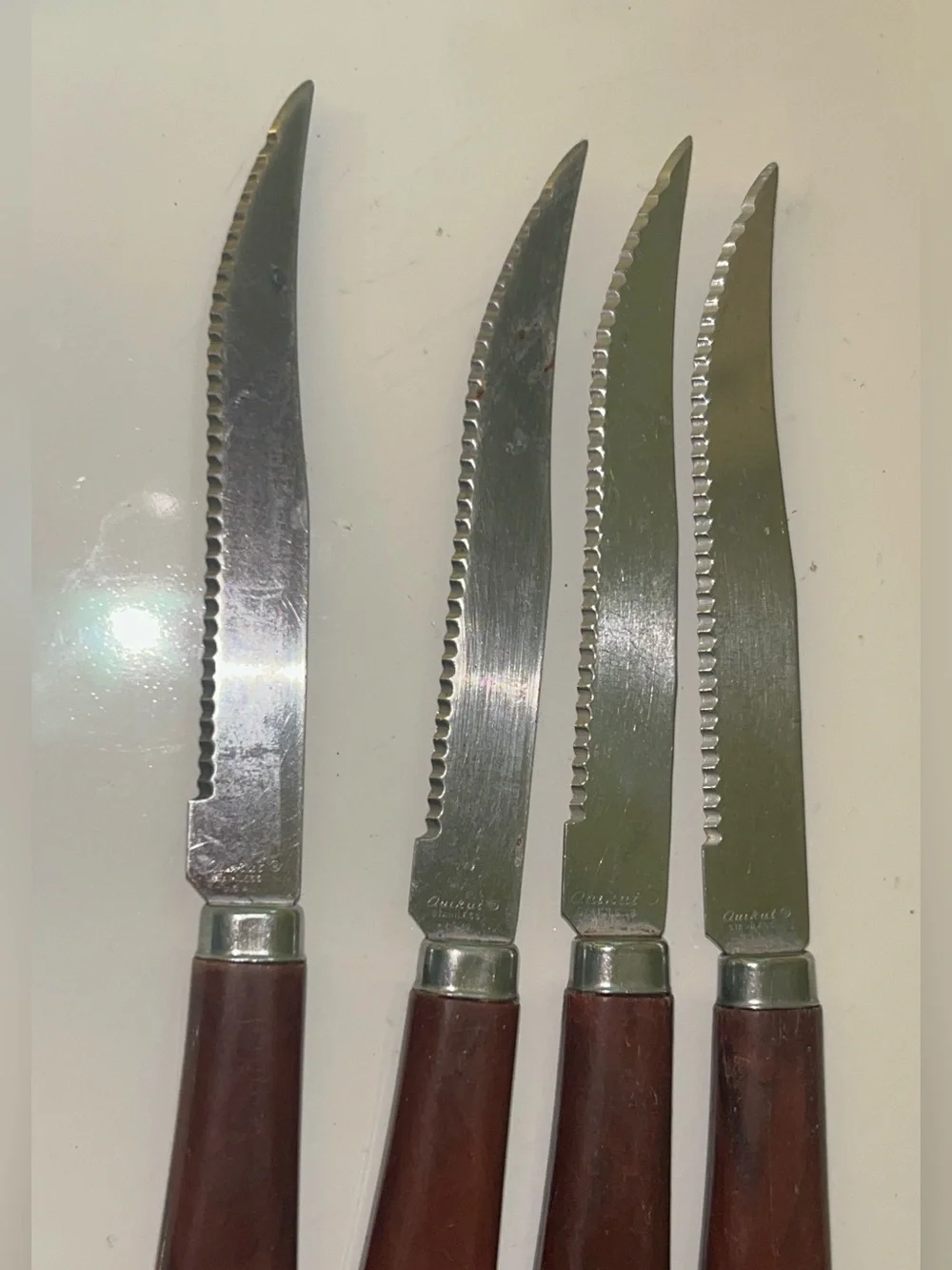 Quikut brown-handled steak knives Set of 4